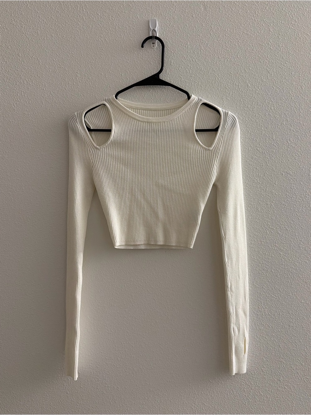 Women's Cream Ribbed Cutout Long-Sleeve Crop Top